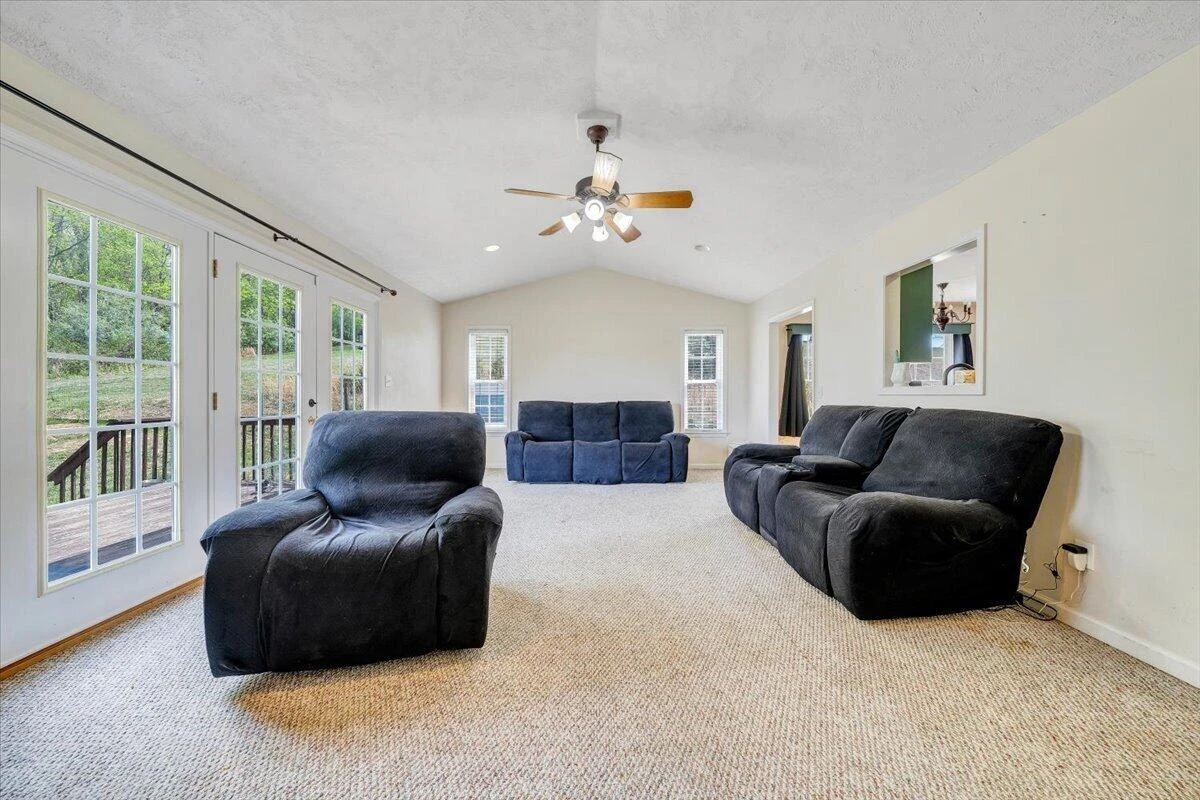 686 Pinehaven RD - Photo 15