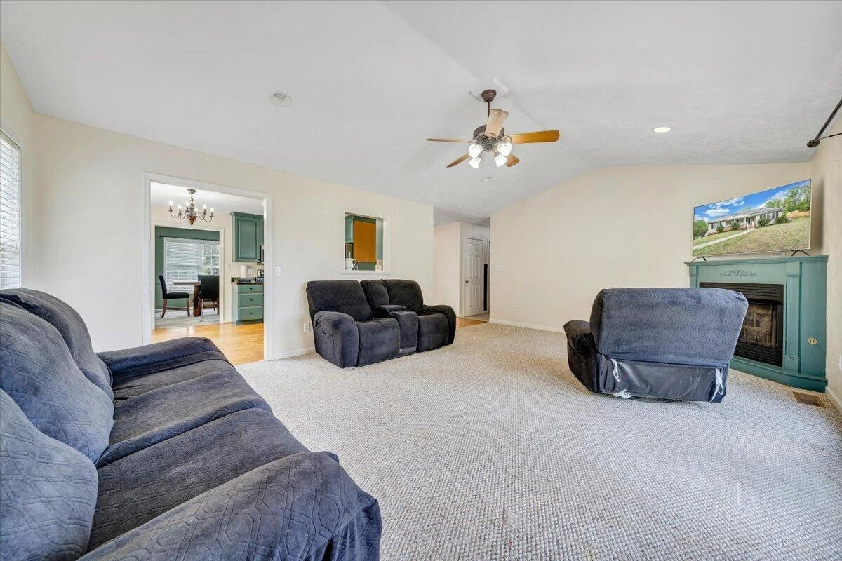 686 Pinehaven RD - Photo 16