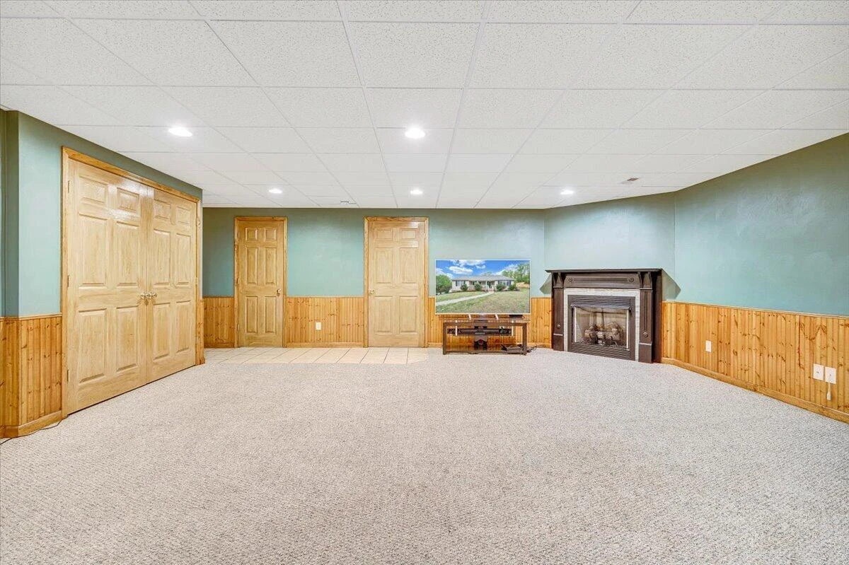 686 Pinehaven RD - Photo 34