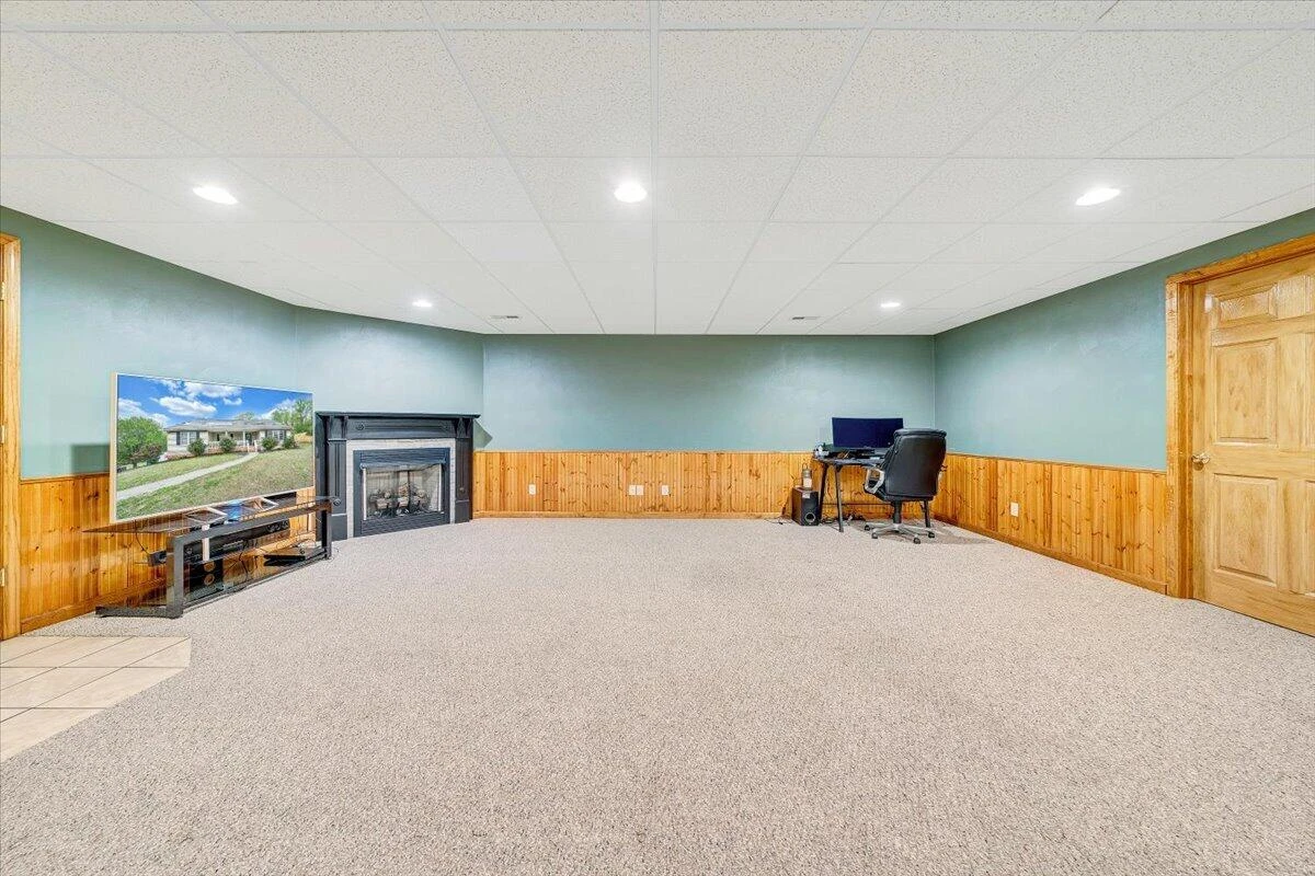 686 Pinehaven RD - Photo 36