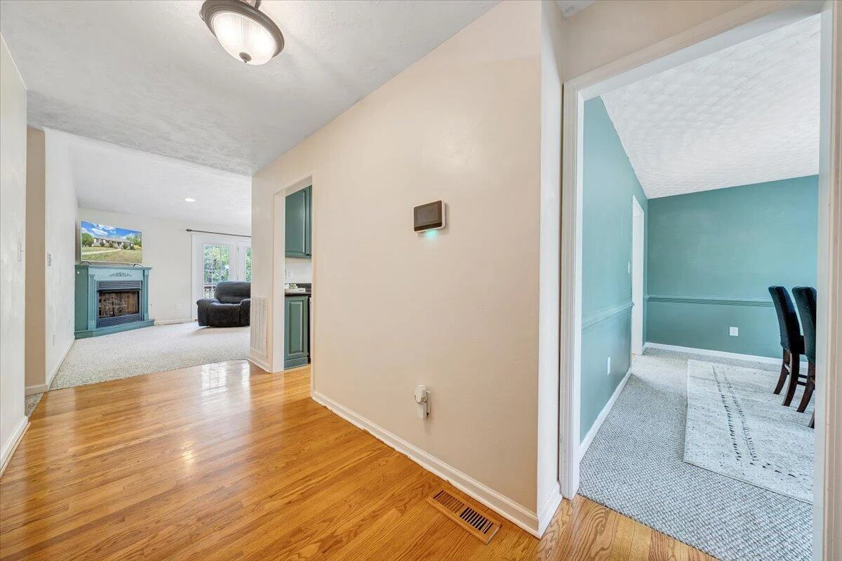 686 Pinehaven RD - Photo 4