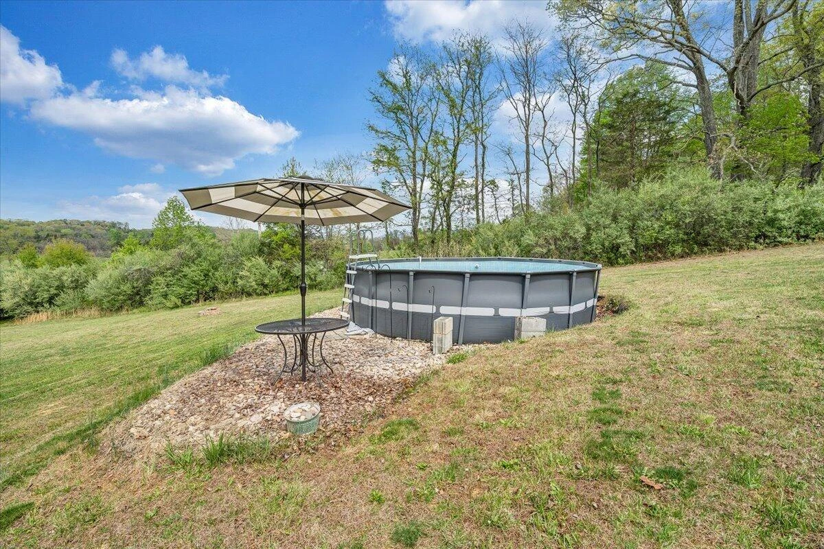 686 Pinehaven RD - Photo 46