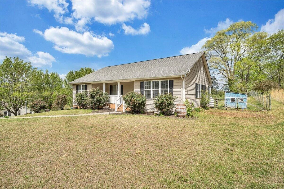 686 Pinehaven RD - Photo 52