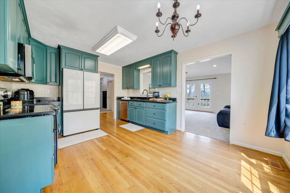 686 Pinehaven RD - Photo 7