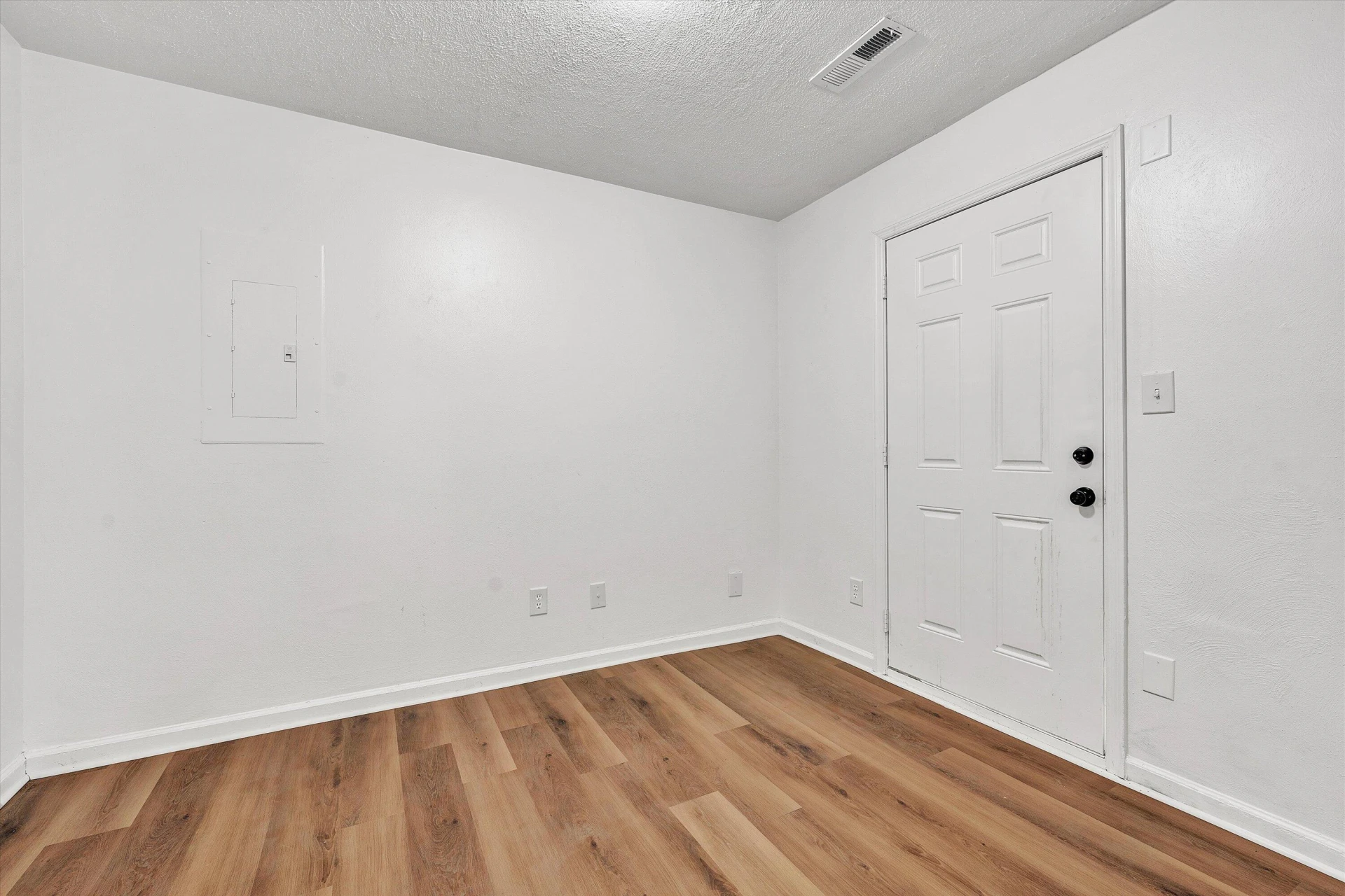 2321 Dunkirk AVE NE - Photo 19