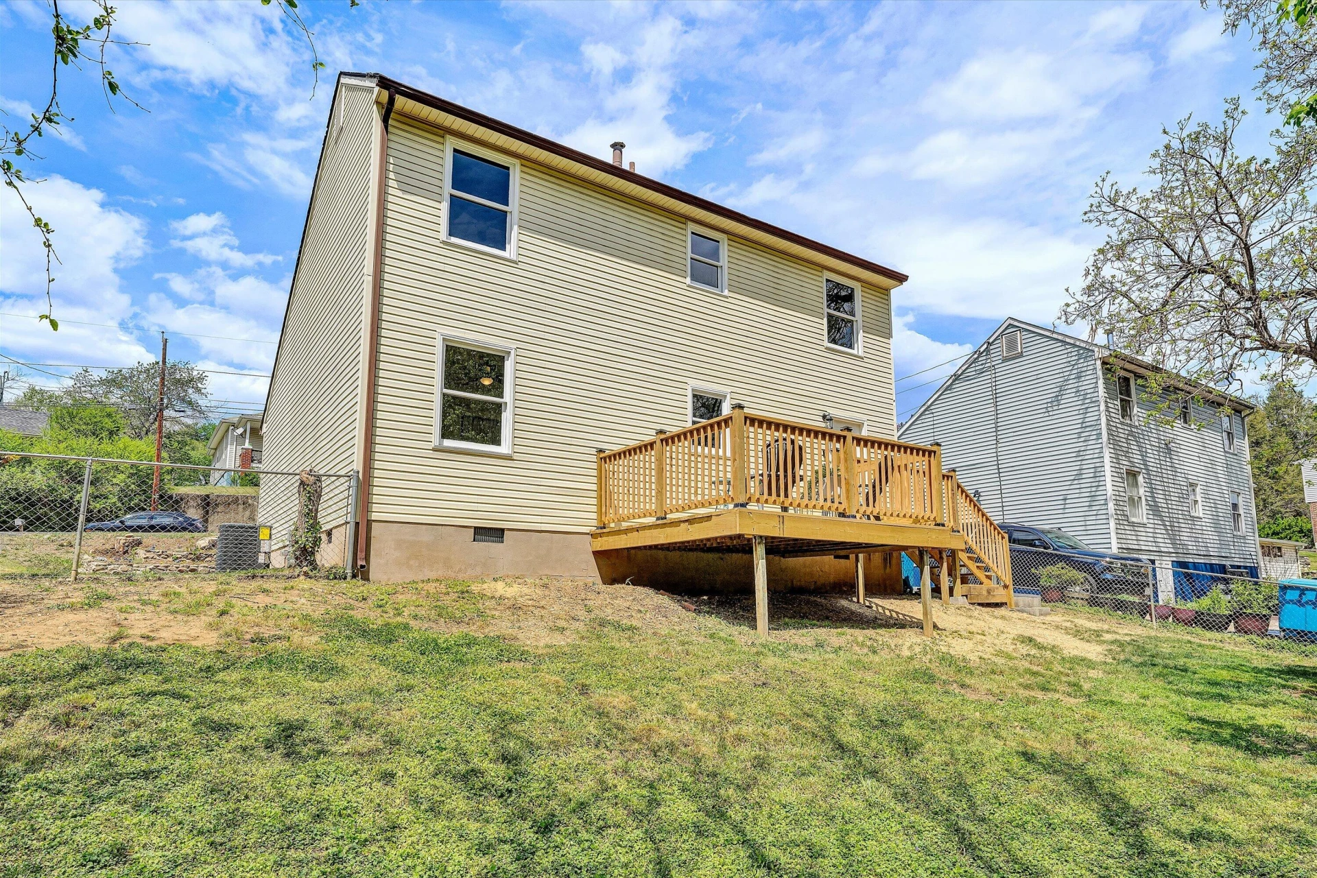 2321 Dunkirk AVE NE - Photo 28