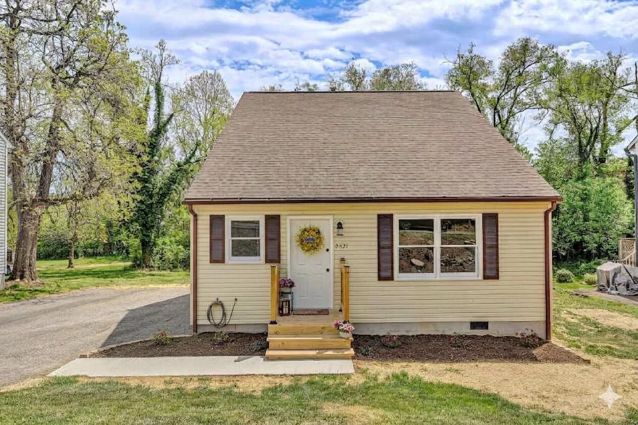 2321 Dunkirk AVE NE - Photo 3