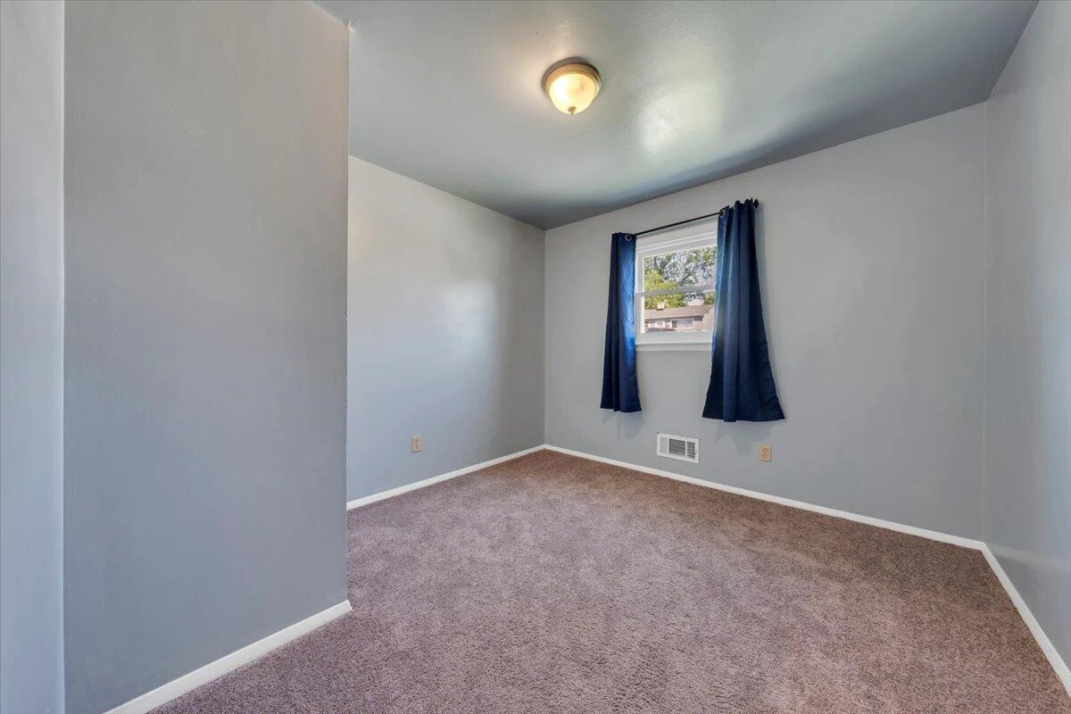4230 Moomaw AVE NW - Photo 12