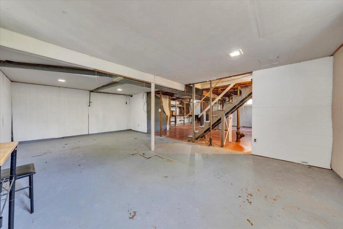 4230 Moomaw AVE NW - Photo 16