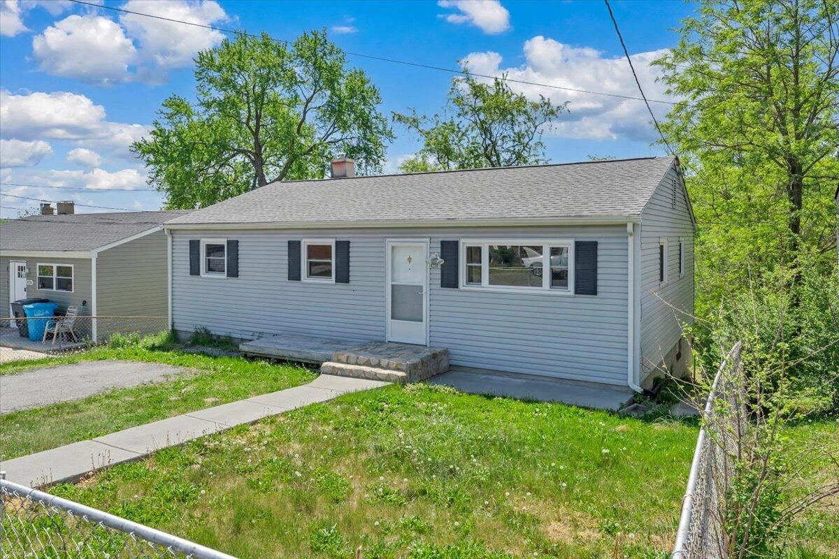 4230 Moomaw AVE NW - Photo 21