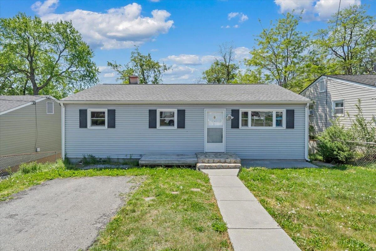 4230 Moomaw AVE NW - Photo 22