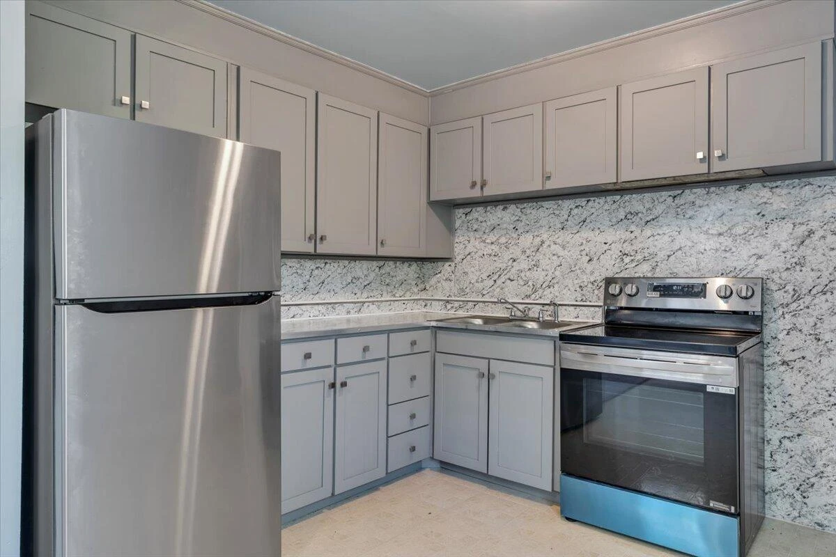 4230 Moomaw AVE NW - Photo 7