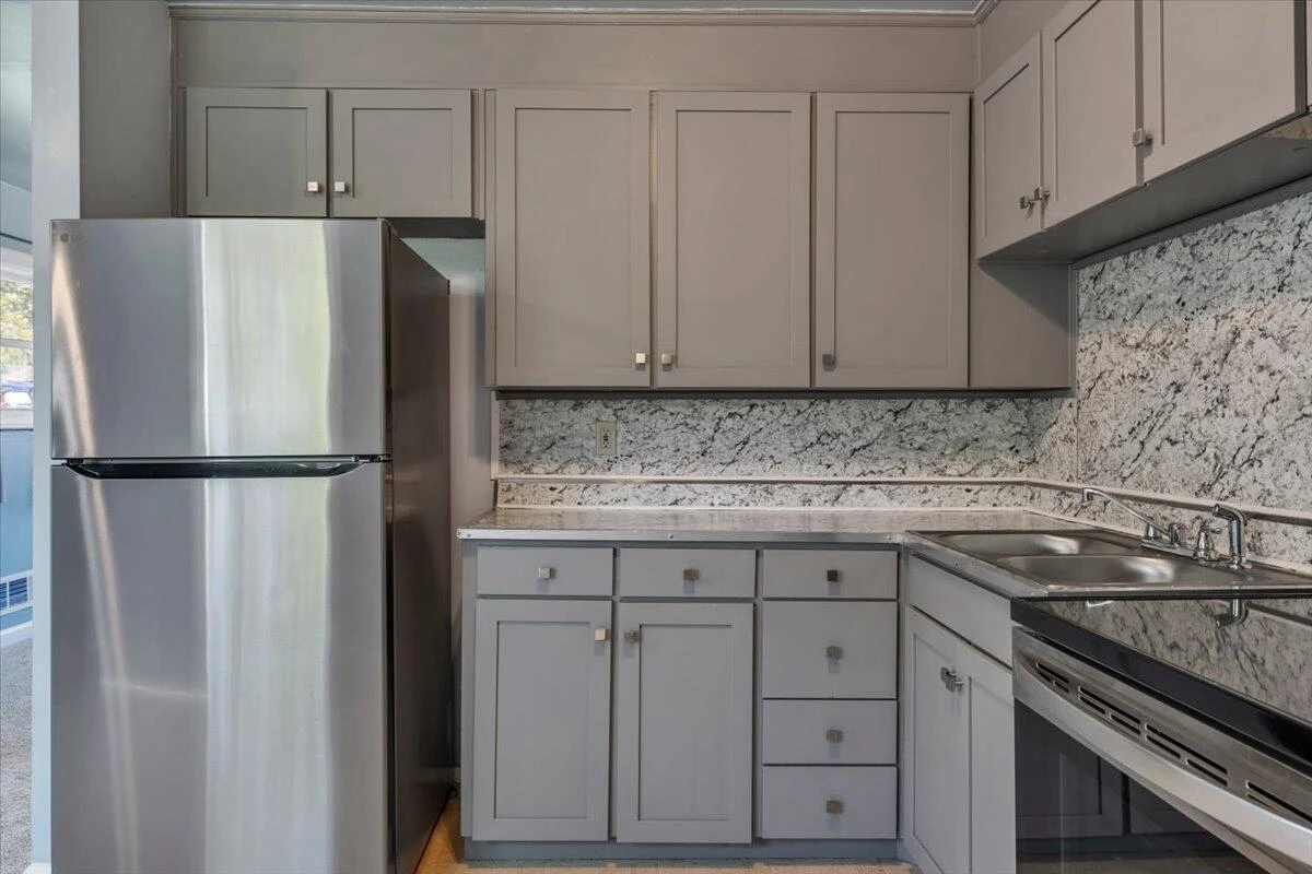 4230 Moomaw AVE NW - Photo 8