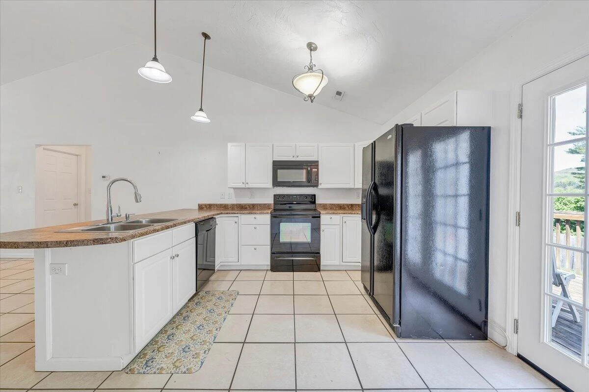 3824 Yellow Mountain RD SE - Photo 13