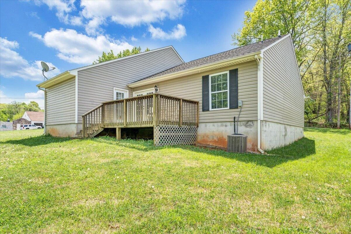 3824 Yellow Mountain RD SE - Photo 36