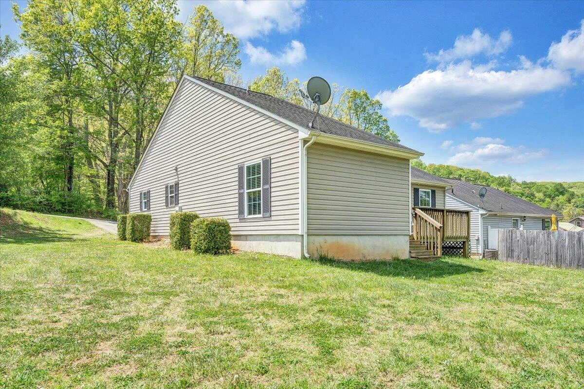 3824 Yellow Mountain RD SE - Photo 40