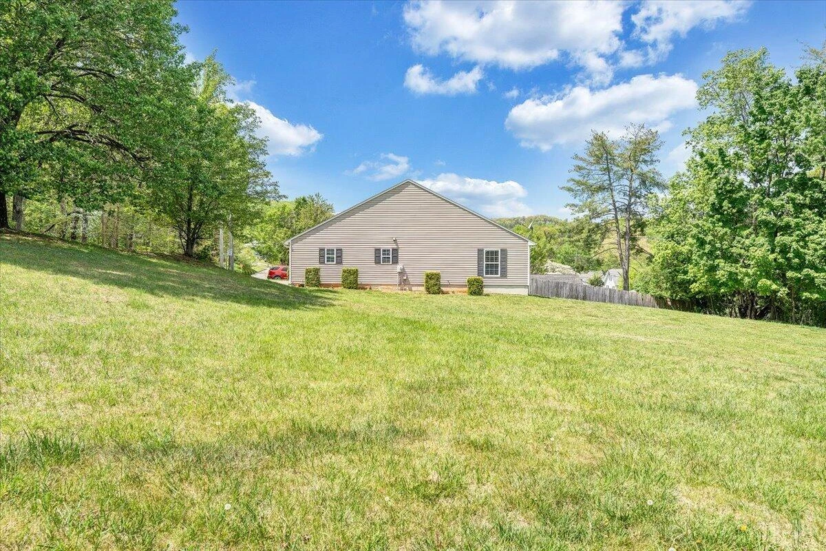 3824 Yellow Mountain RD SE - Photo 42