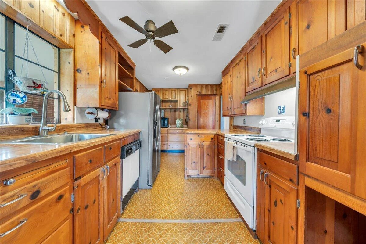 3870 Harborwood RD - Photo 12