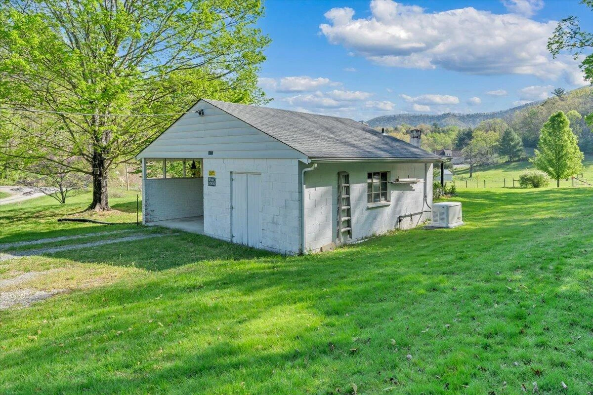3870 Harborwood RD - Photo 35
