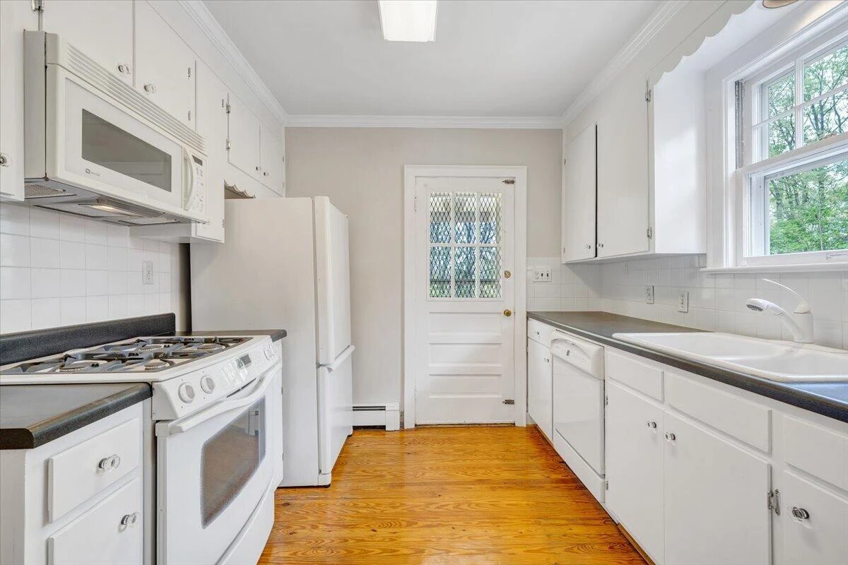 2469 Tillett RD SW - Photo 14