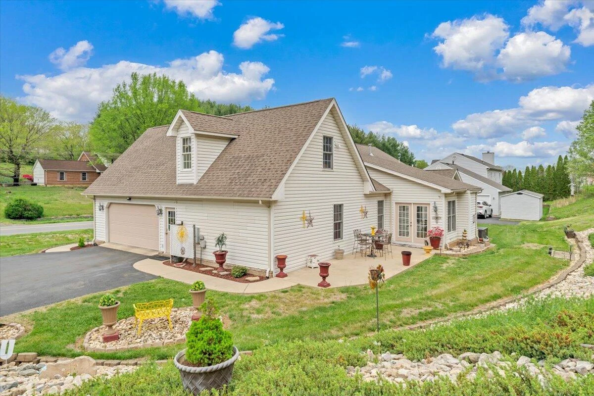 4447 Bonsack RD - Photo 4