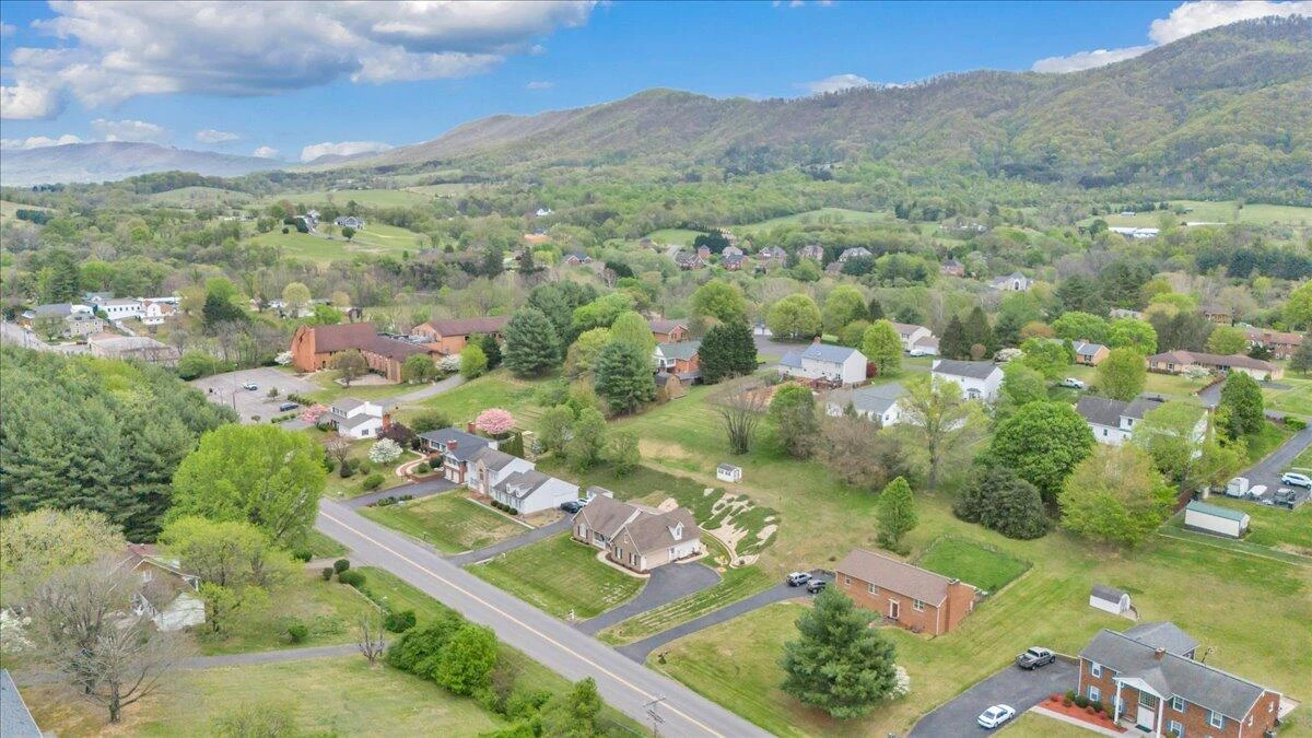 4447 Bonsack RD - Photo 40