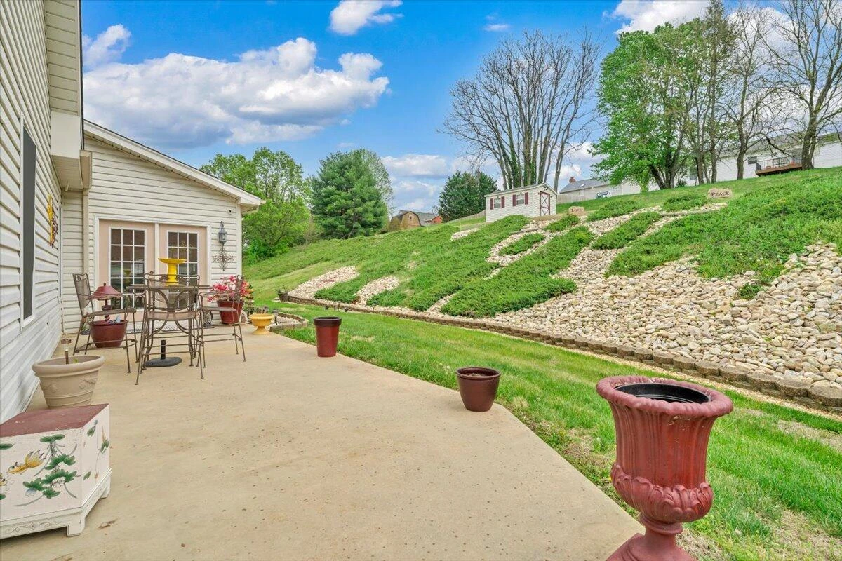 4447 Bonsack RD - Photo 5