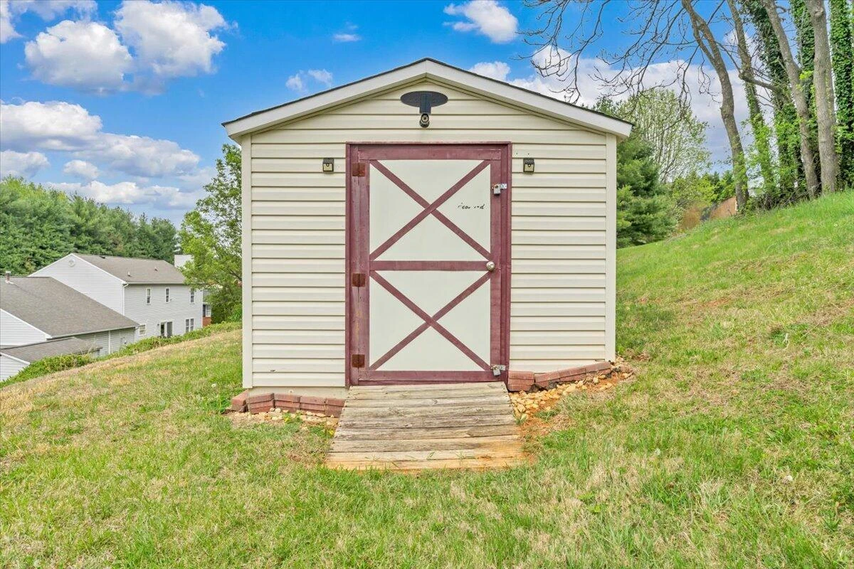 4447 Bonsack RD - Photo 6