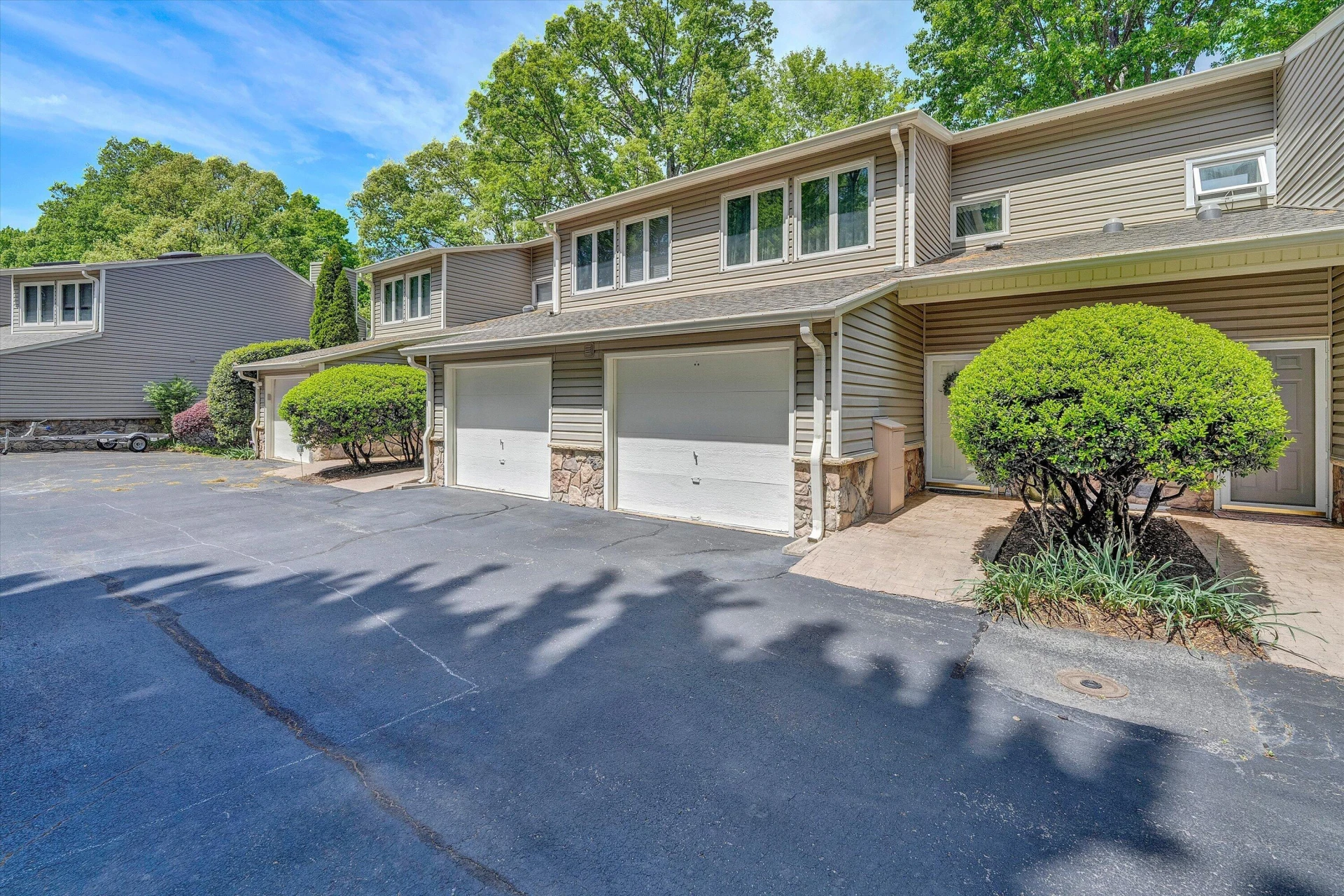 54 Windlass Pointe DR
