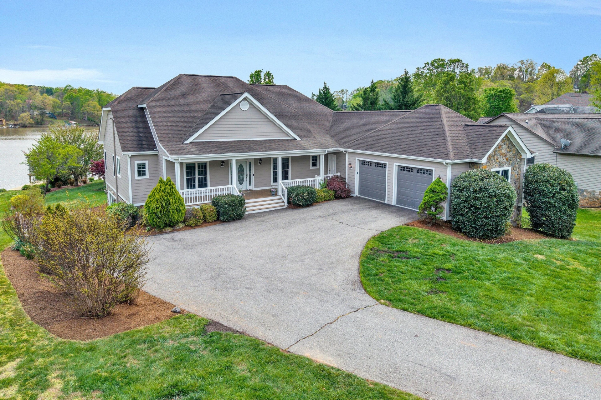 105 Inlet DR