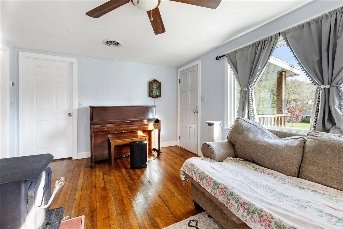 6595 Roanoke RD - Photo 10