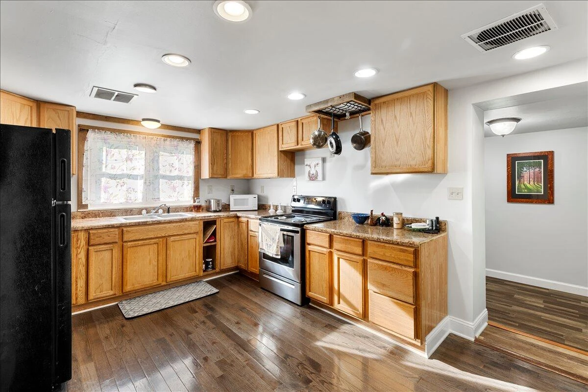 6595 Roanoke RD - Photo 11