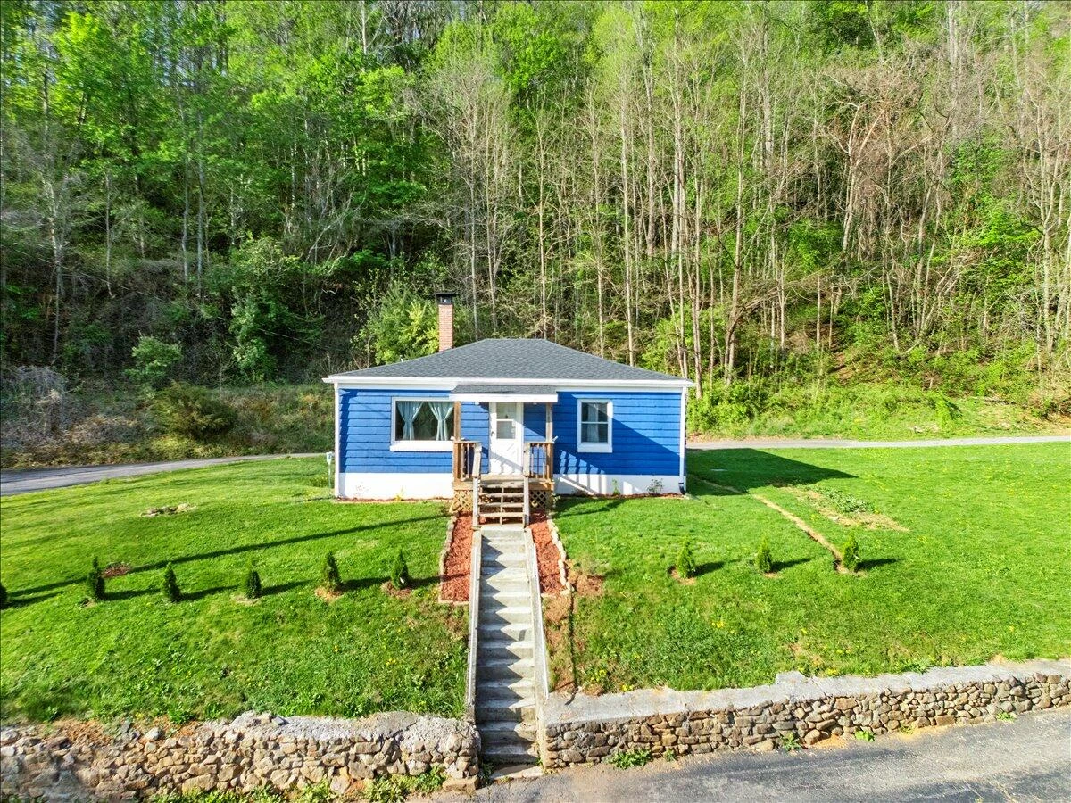 6595 Roanoke RD - Photo 3