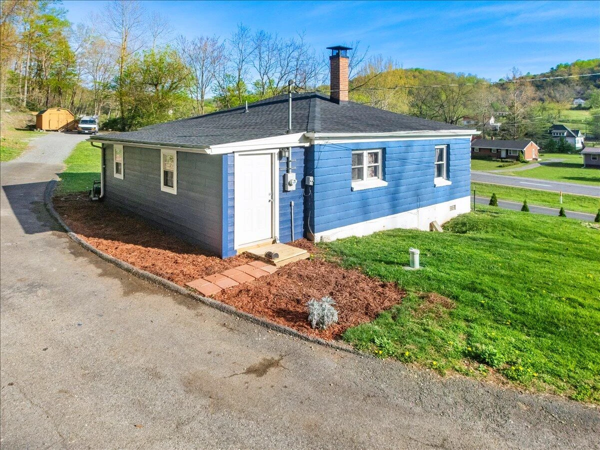 6595 Roanoke RD - Photo 32