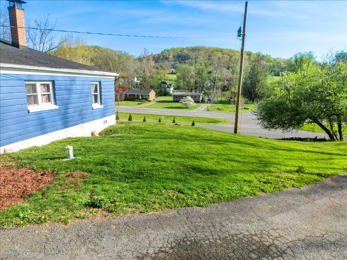 6595 Roanoke RD - Photo 33