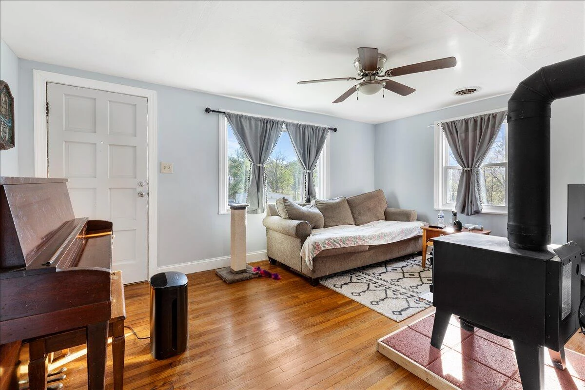 6595 Roanoke RD - Photo 9