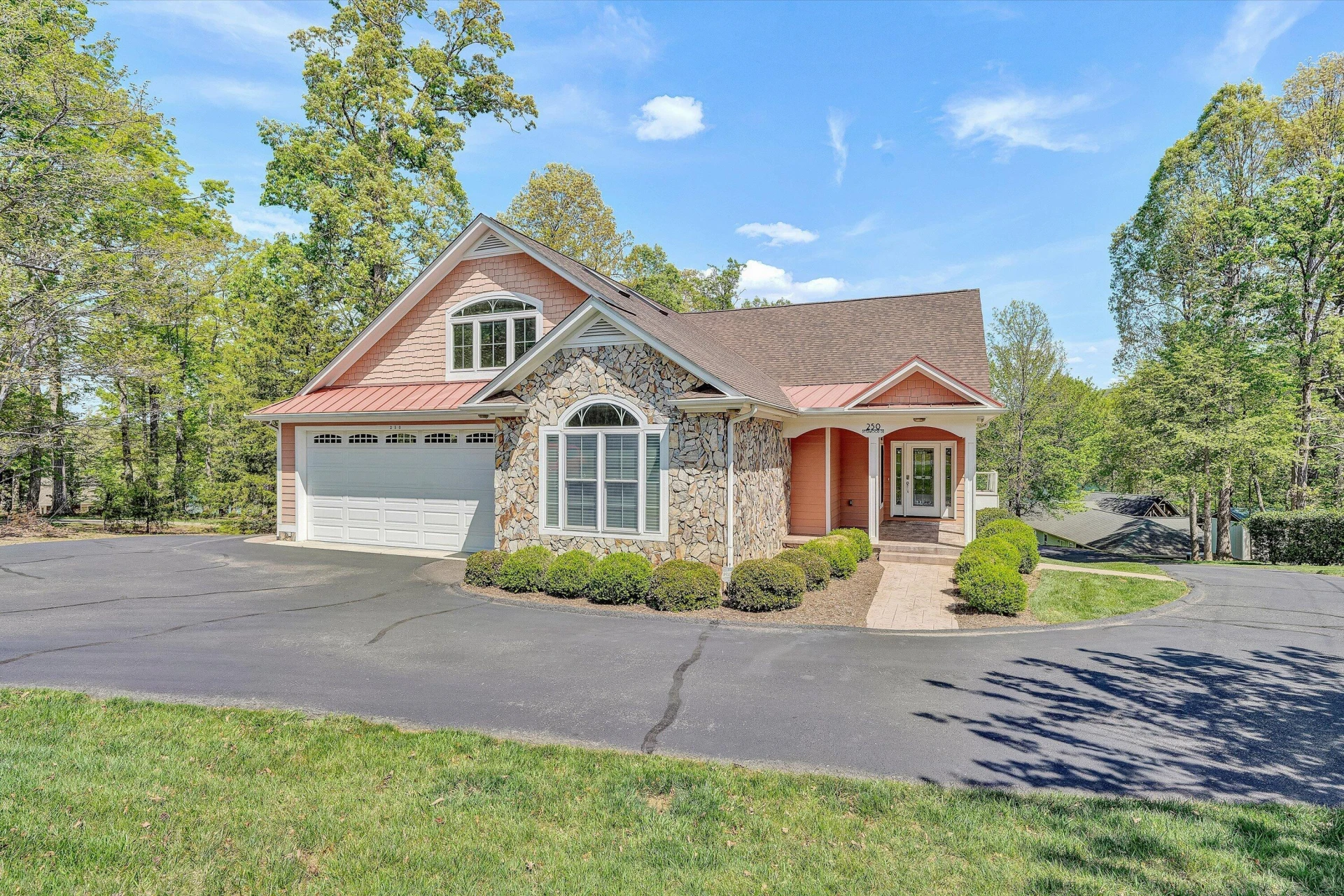 250 Deerwood DR - Photo 19