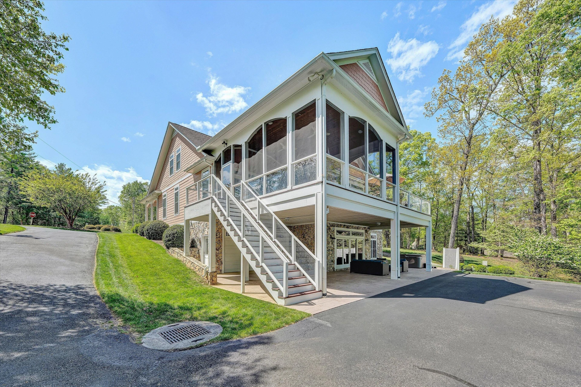 250 Deerwood DR - Photo 7