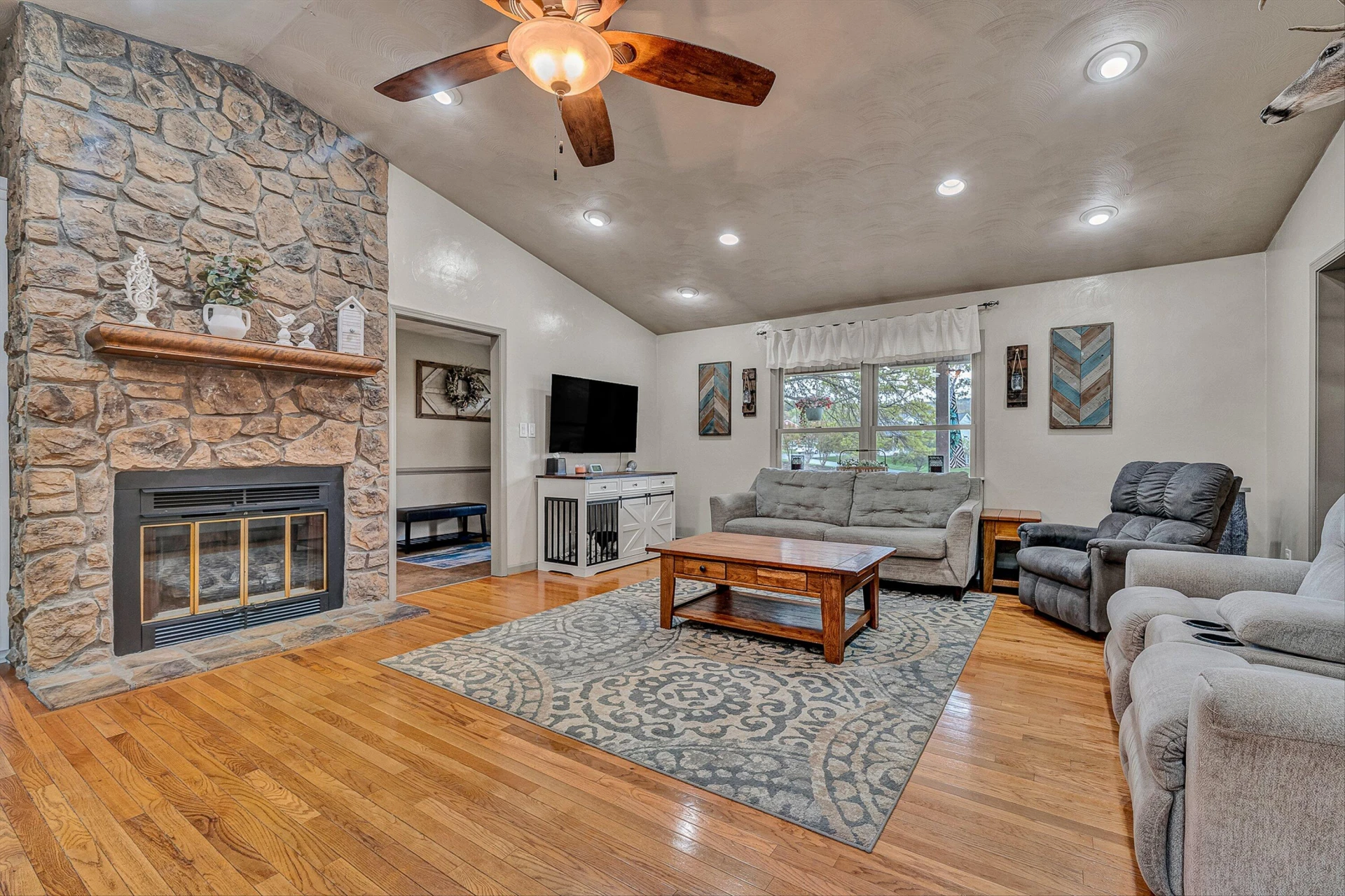 8102 Otterview DR - Photo 7