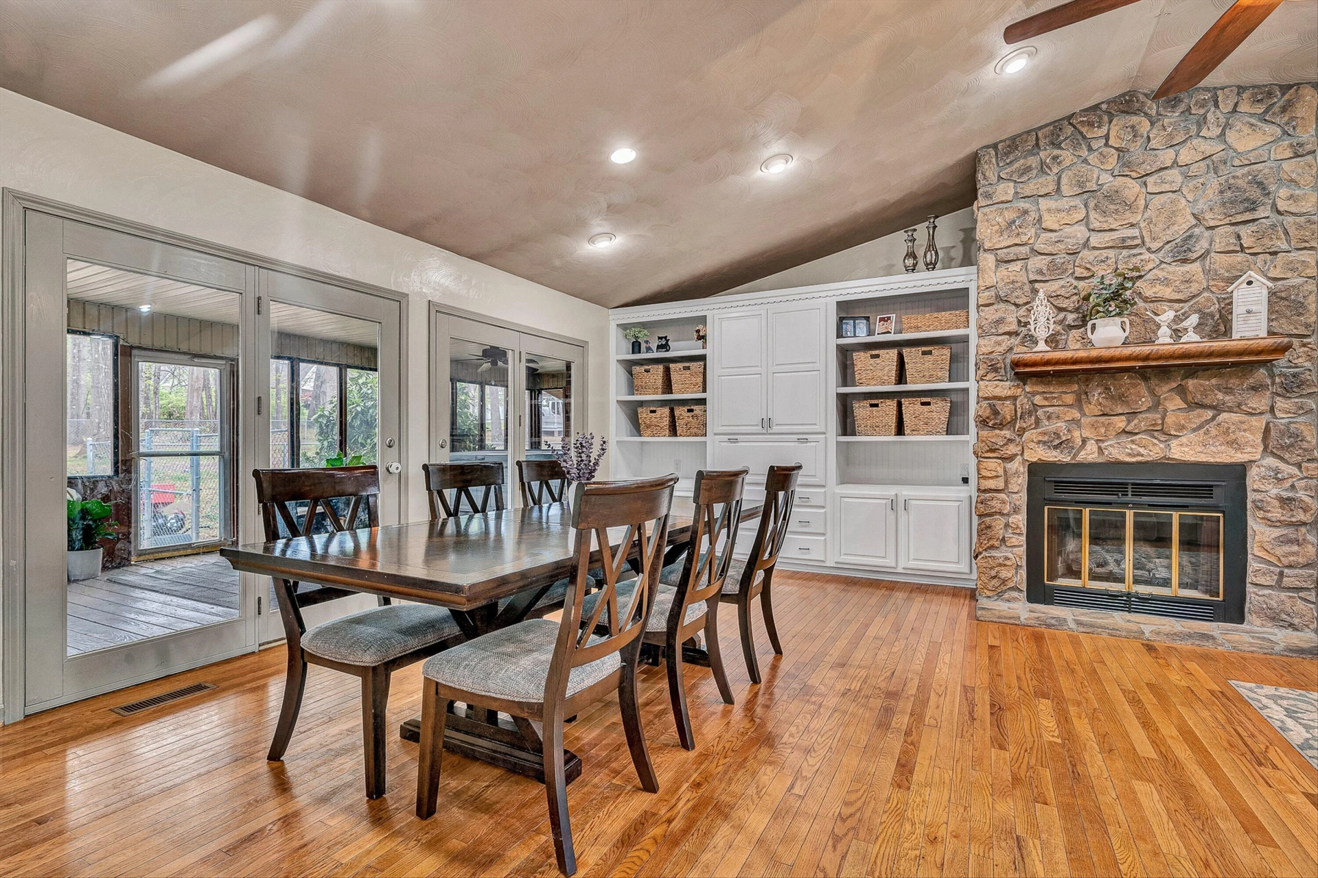 8102 Otterview DR - Photo 9