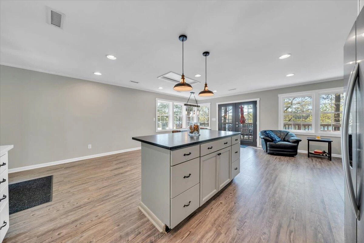 1355 Rosewood LN - Photo 17