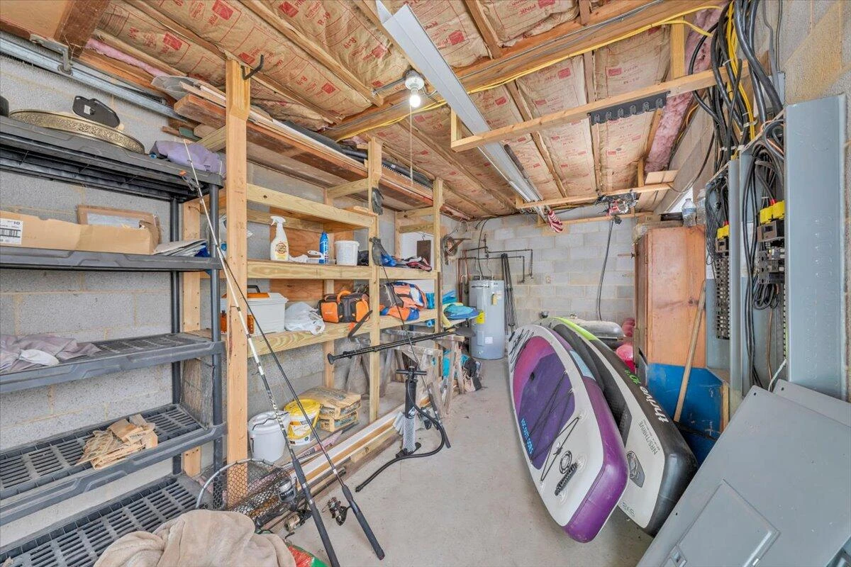 1355 Rosewood LN - Photo 35