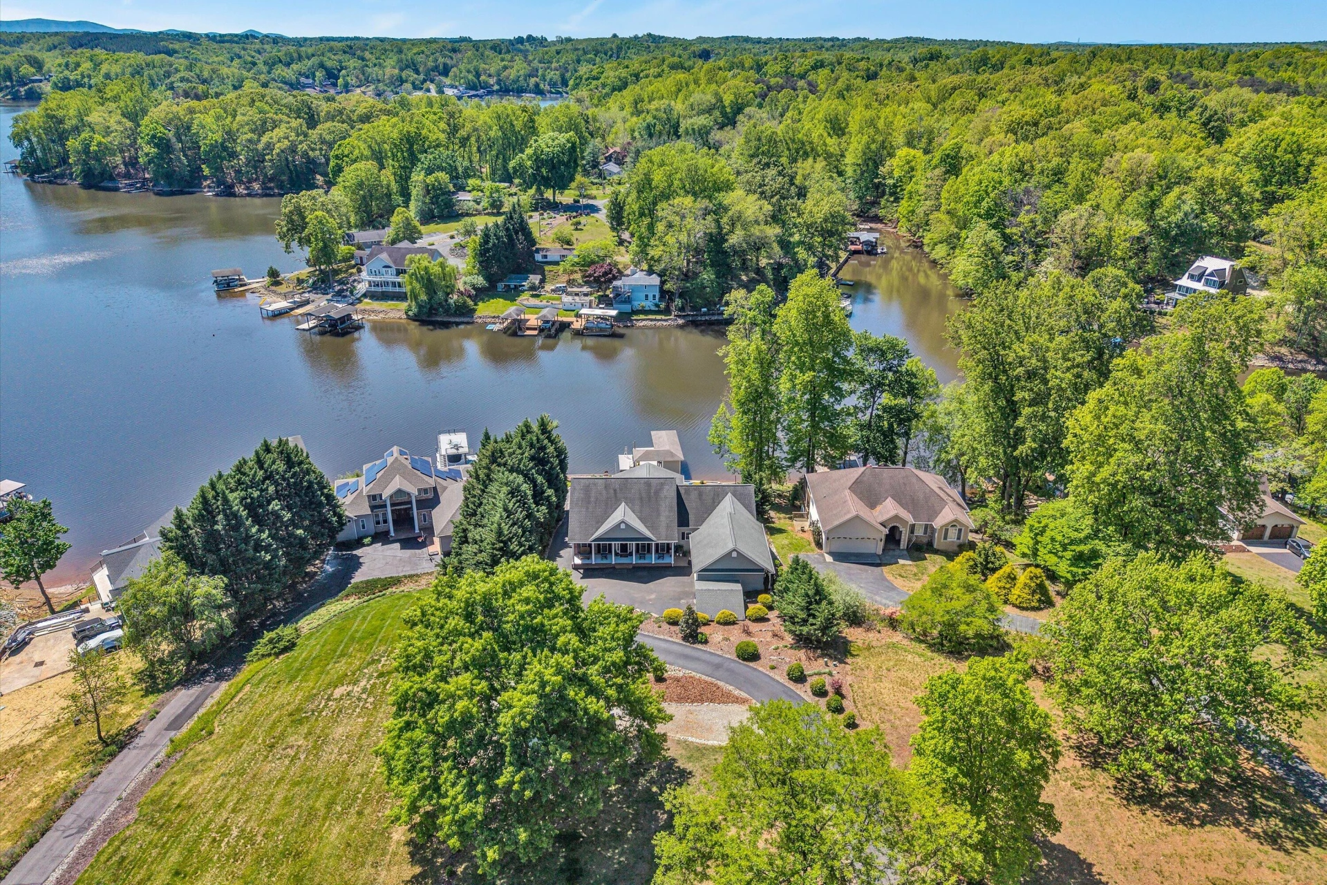 380 Sourwood DR - Photo 4