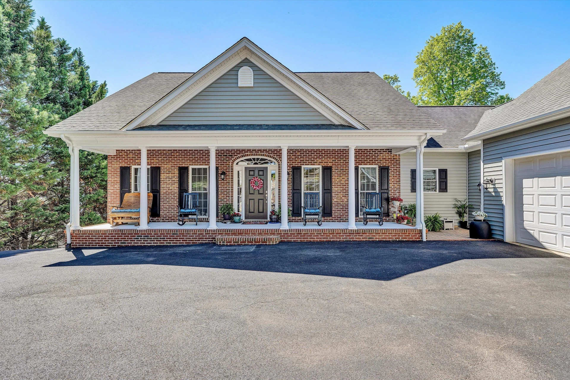 380 Sourwood DR - Photo 6