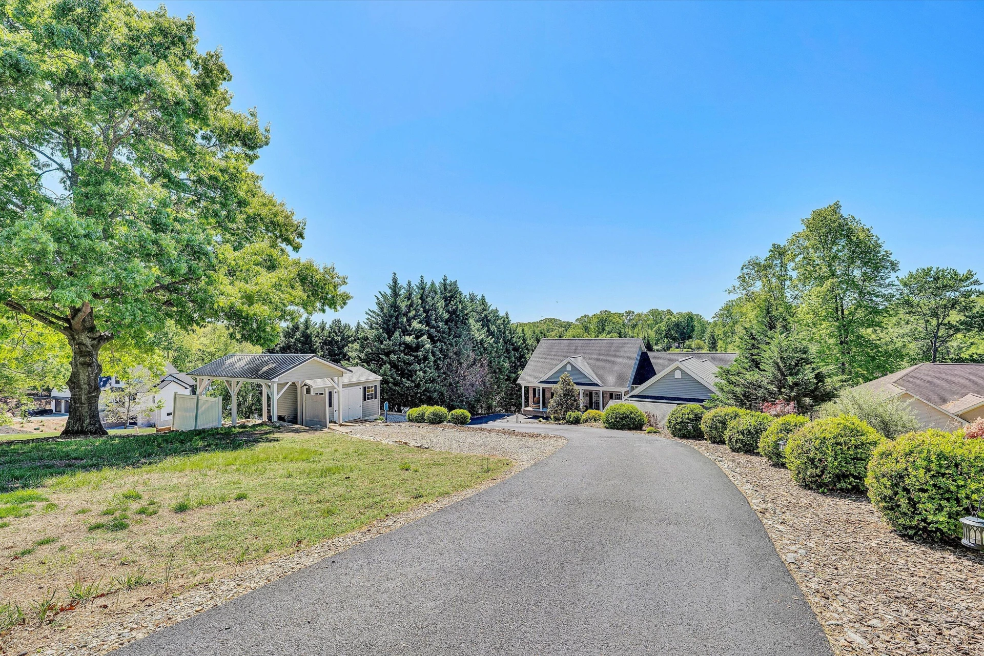 380 Sourwood DR - Photo 68