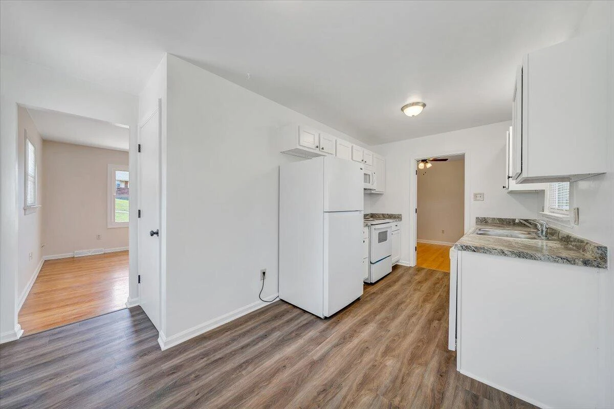 3767 Norway AVE NW - Photo 10