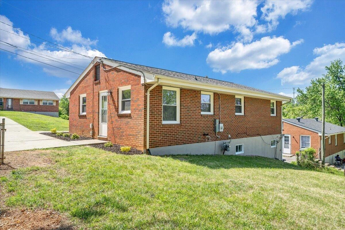3767 Norway AVE NW - Photo 36