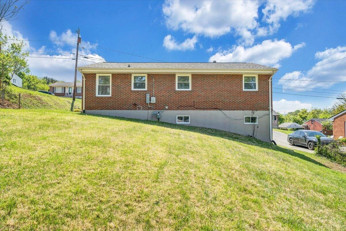 3767 Norway AVE NW - Photo 38