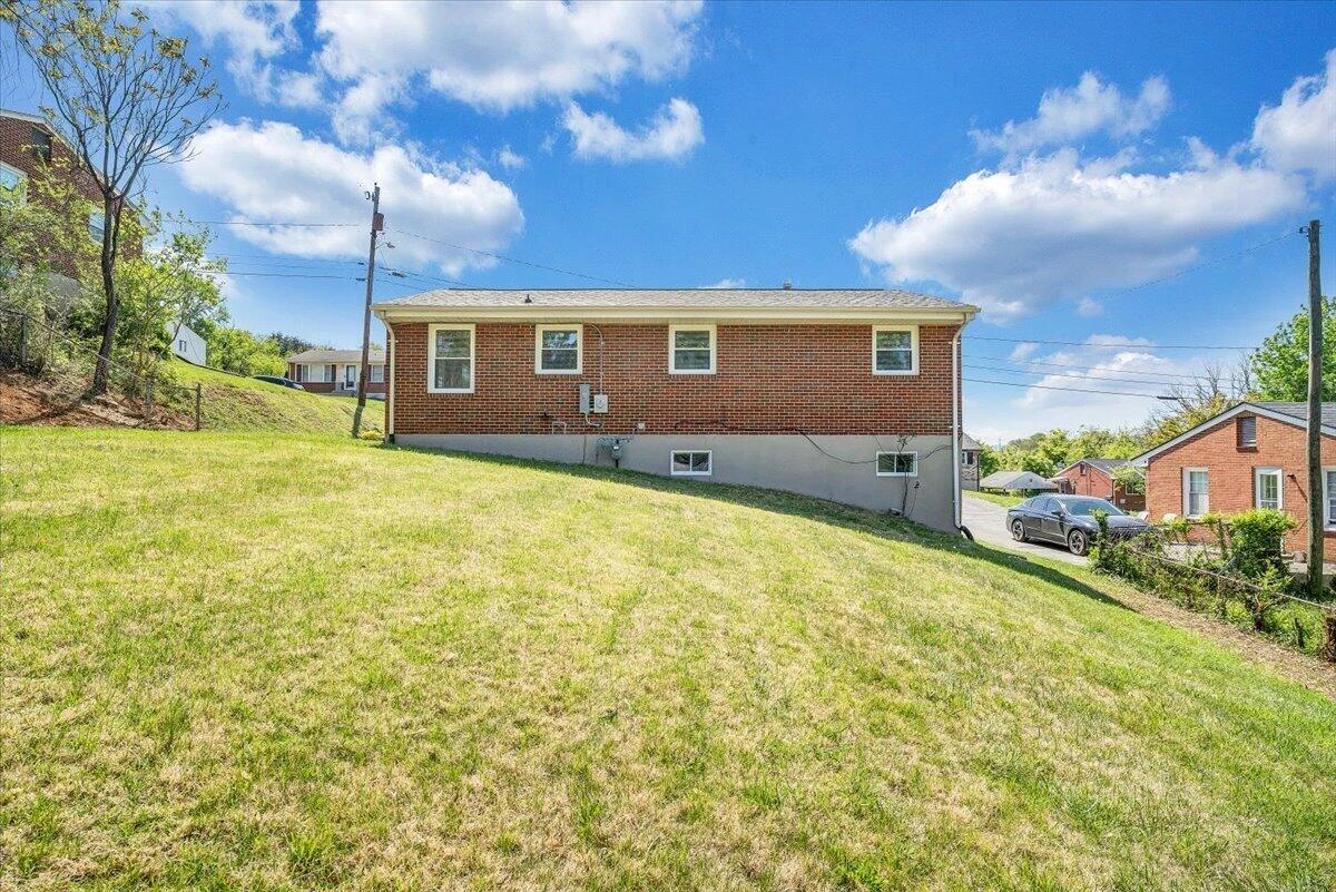3767 Norway AVE NW - Photo 39