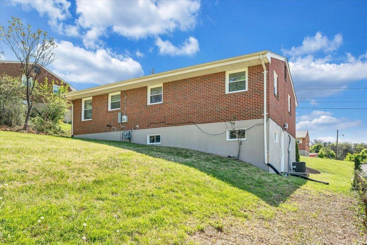 3767 Norway AVE NW - Photo 40